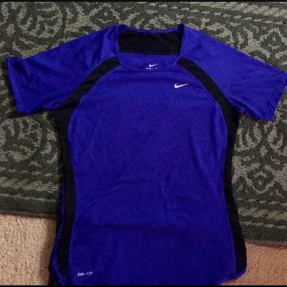 Nike women’s Top